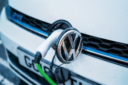 VW kooperiert mit SIXT und öffnet sein Ladenetzwerk für externe Unternehmen